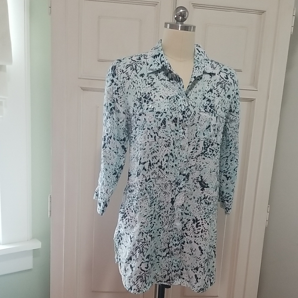Chico's Aqua and Navy Blue No Iron Tunic Blouse